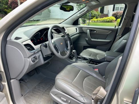 Used 2015 Chevrolet Traverse LT FWD image 14