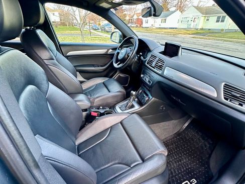 Used 2017 Audi Q3 2.0T Prestige w/ Prestige Package image 4