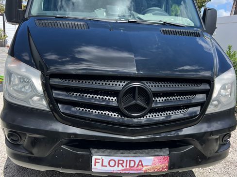 Used 2016 Mercedes-Benz Sprinter 2500 image 4