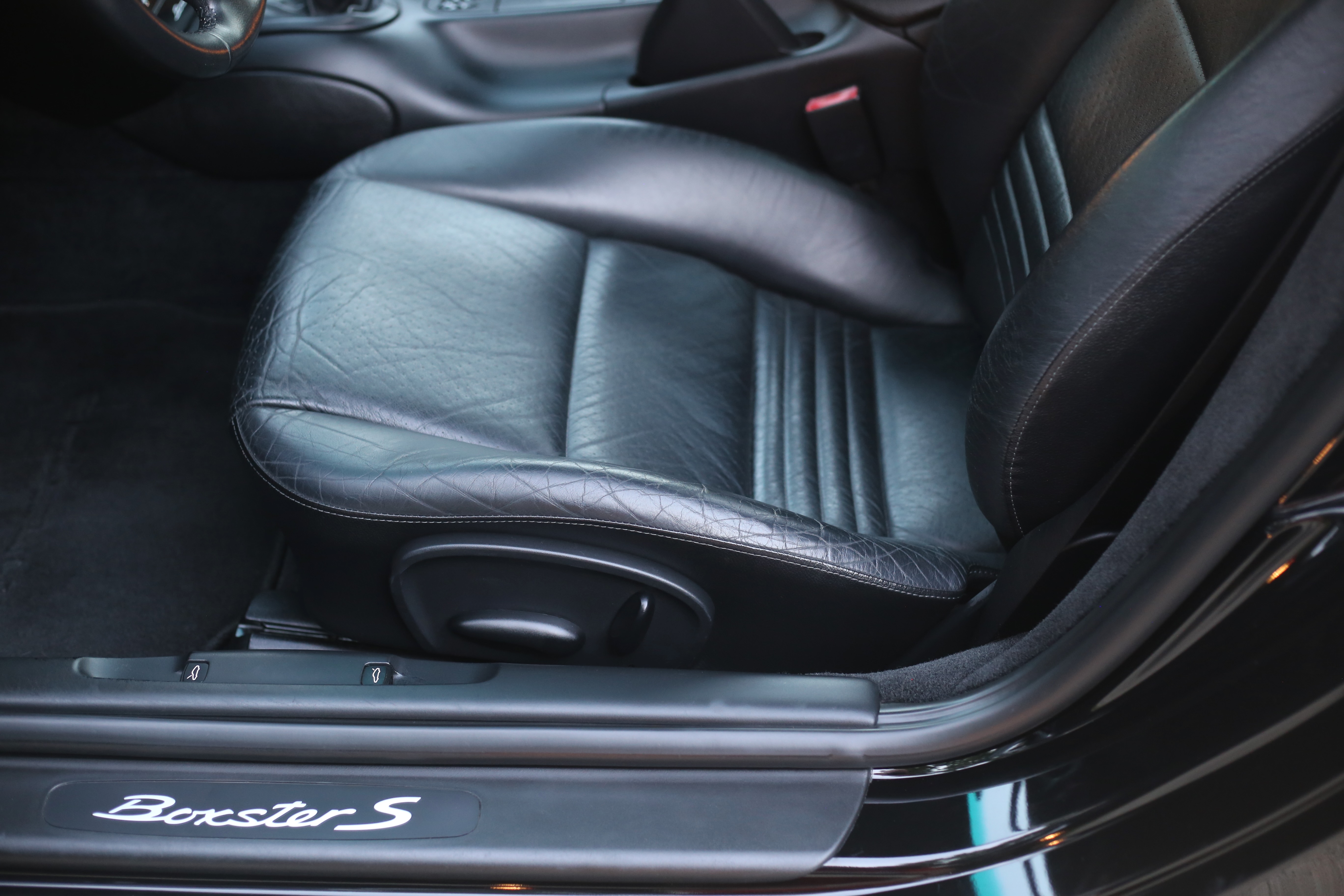 Used 2002 Porsche Boxster S RWD image 13