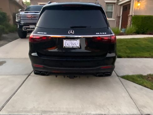 Used 2025 Mercedes-Benz GLS 63 AMG 4MATIC image 4