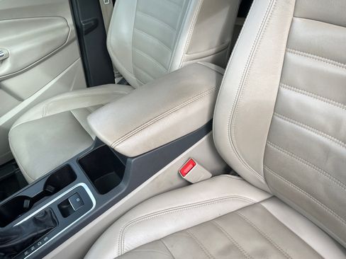 Used 2017 Ford Escape Titanium image 9