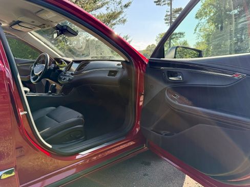 Used 2015 Chevrolet Impala LTZ FWD image 18
