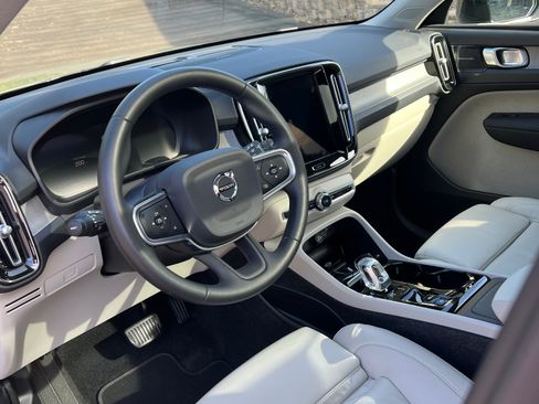 Used 2023 Volvo XC40 B5 Ultimate w/ Climate Package image 10