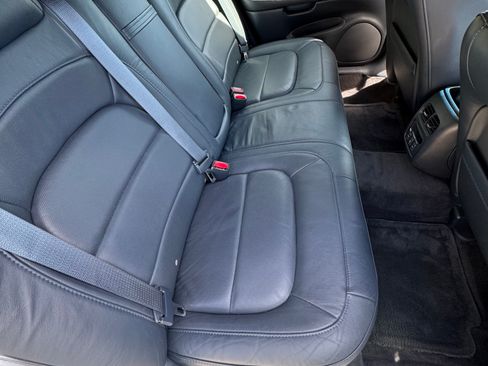 Used 2004 Cadillac De Ville Sedan w/ Equipment Group image 28