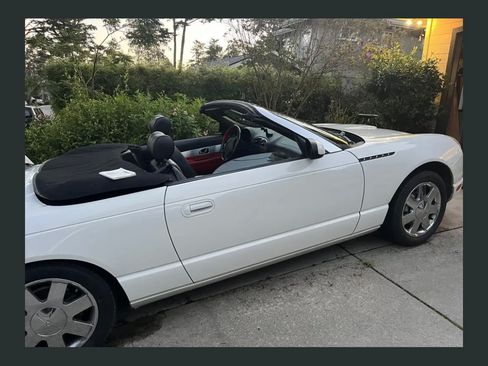 Used 2002 Ford Thunderbird image 9