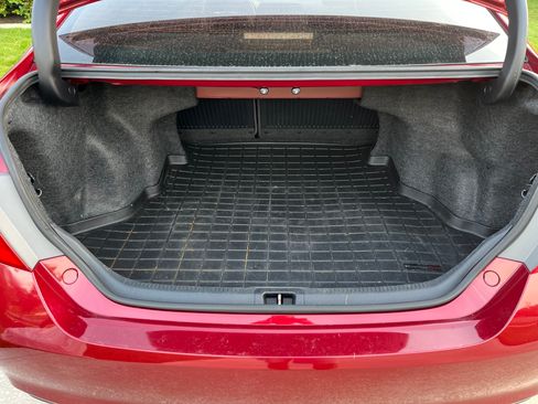 Used 2015 Toyota Camry XSE image 9