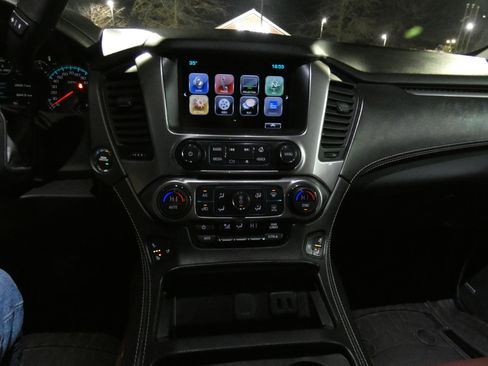 Used 2019 Chevrolet Suburban Premier w/ Premier Plus Edition image 22