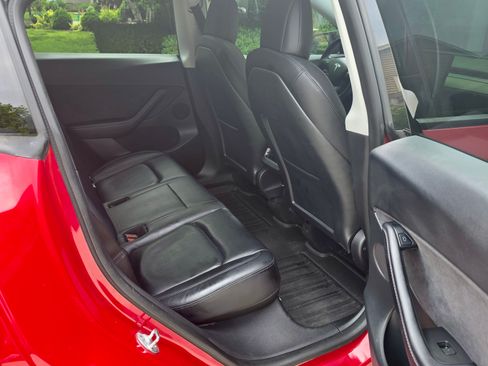 Used 2022 Tesla Model Y Performance AWD/4WD image 18