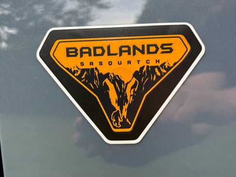 Used 2023 Ford Bronco Badlands w/ Sasquatch Package AWD/4WD image 8