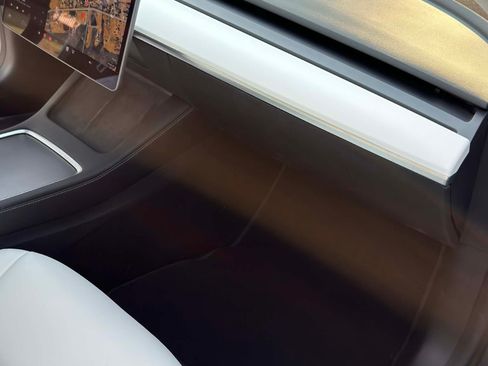 Used 2022 Tesla Model 3 Long Range image 25