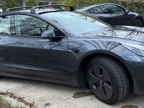 Used 2023 Tesla Model 3 Standard Range image 4