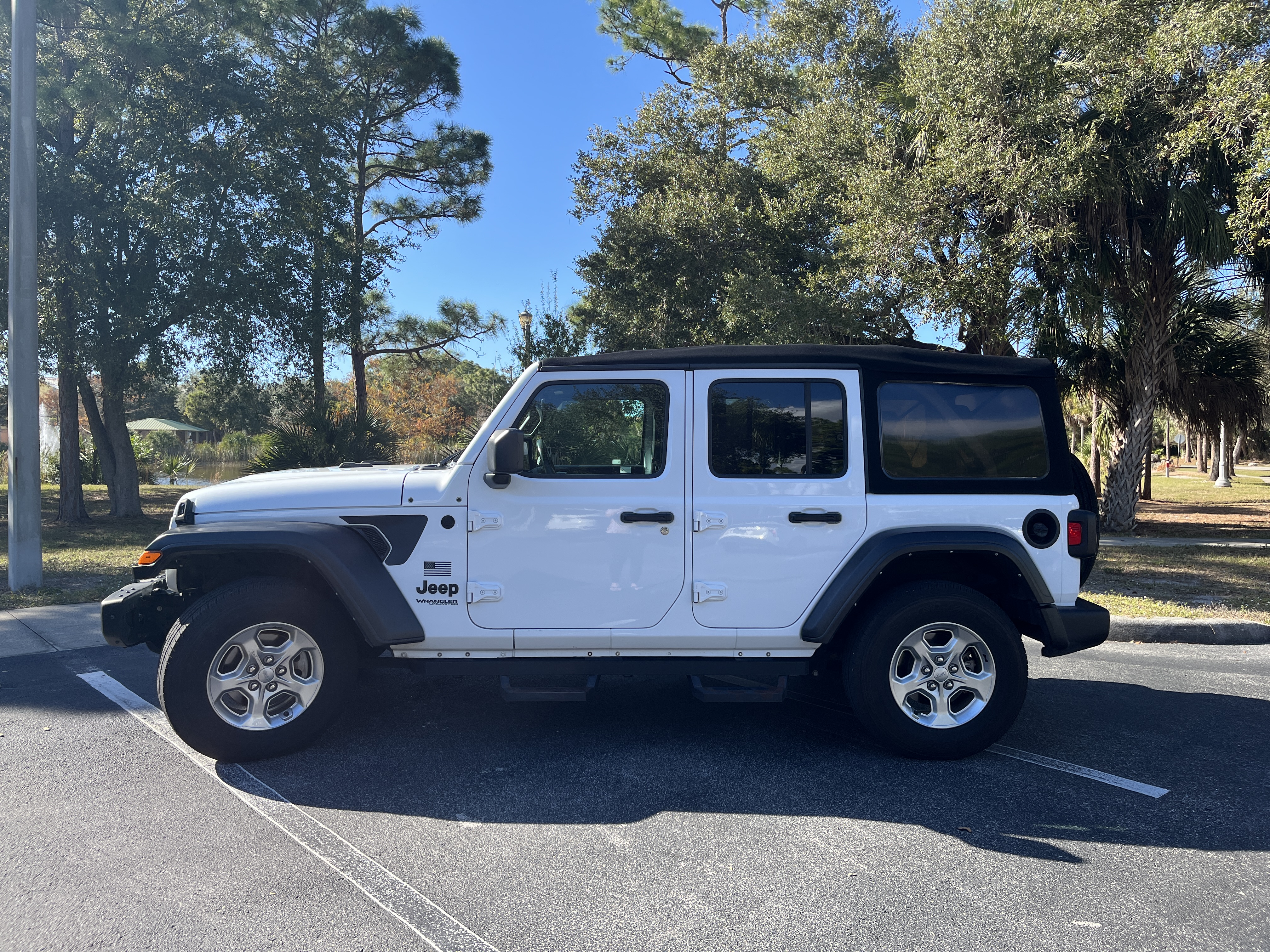 Used 2021 Jeep Wrangler Unlimited Sport AWD/4WD image 27