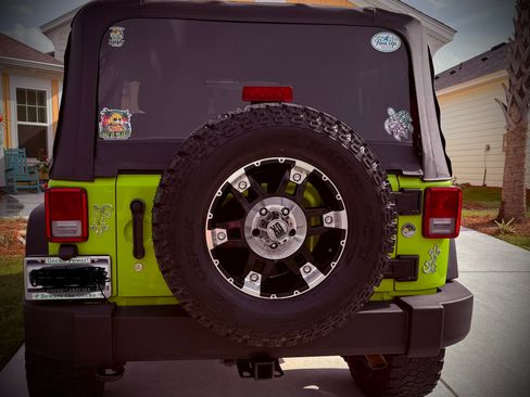 Used 2013 Jeep Wrangler Sport AWD/4WD image 9