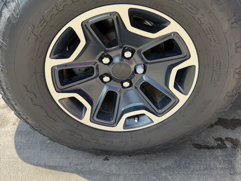 Used 2018 Jeep Wrangler Sport AWD/4WD image 19