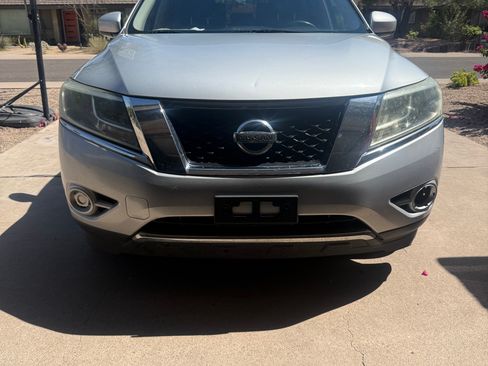 Used 2013 Nissan Pathfinder SV FWD image 4