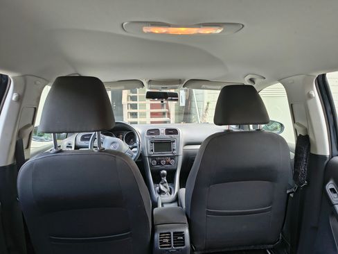 Used 2014 Volkswagen Golf TDI image 12