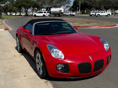 Used 2007 Pontiac Solstice GXP w/ Premium Package image 16