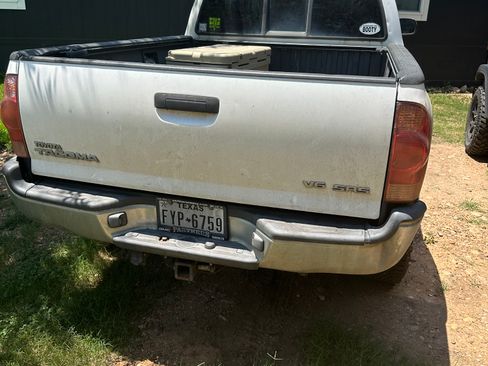 Used 2005 Toyota Tacoma 4x4 Double Cab image 2