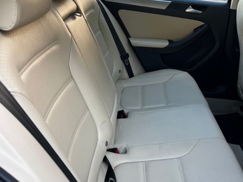 Used 2015 Volkswagen Jetta SE FWD image 9