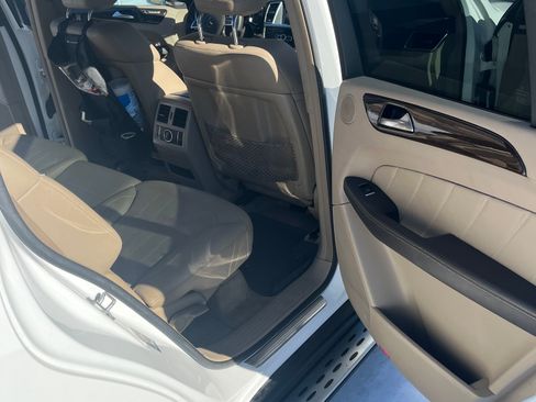 Used 2016 Mercedes-Benz GL 450 4MATIC image 9