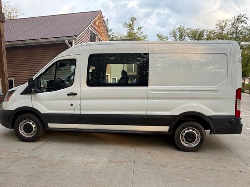 Used 2020 Ford Transit 250 Medium Roof RWD image 2