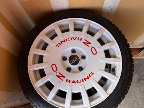 Used 2011 Volkswagen Golf 2-Door image 15