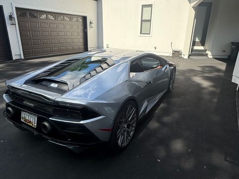 Used 2021 Lamborghini Huracan EVO RWD image 5