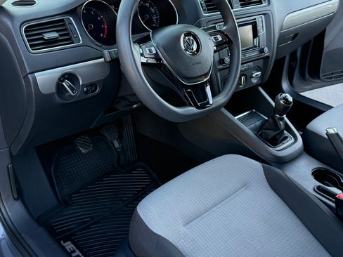 Used 2017 Volkswagen Jetta S image 14