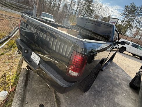 Used 2016 RAM 1500 Sport w/ Black Ram 1500 Sport Group image 10