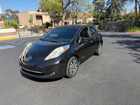 Used 2013 Nissan Leaf SL FWD image 17