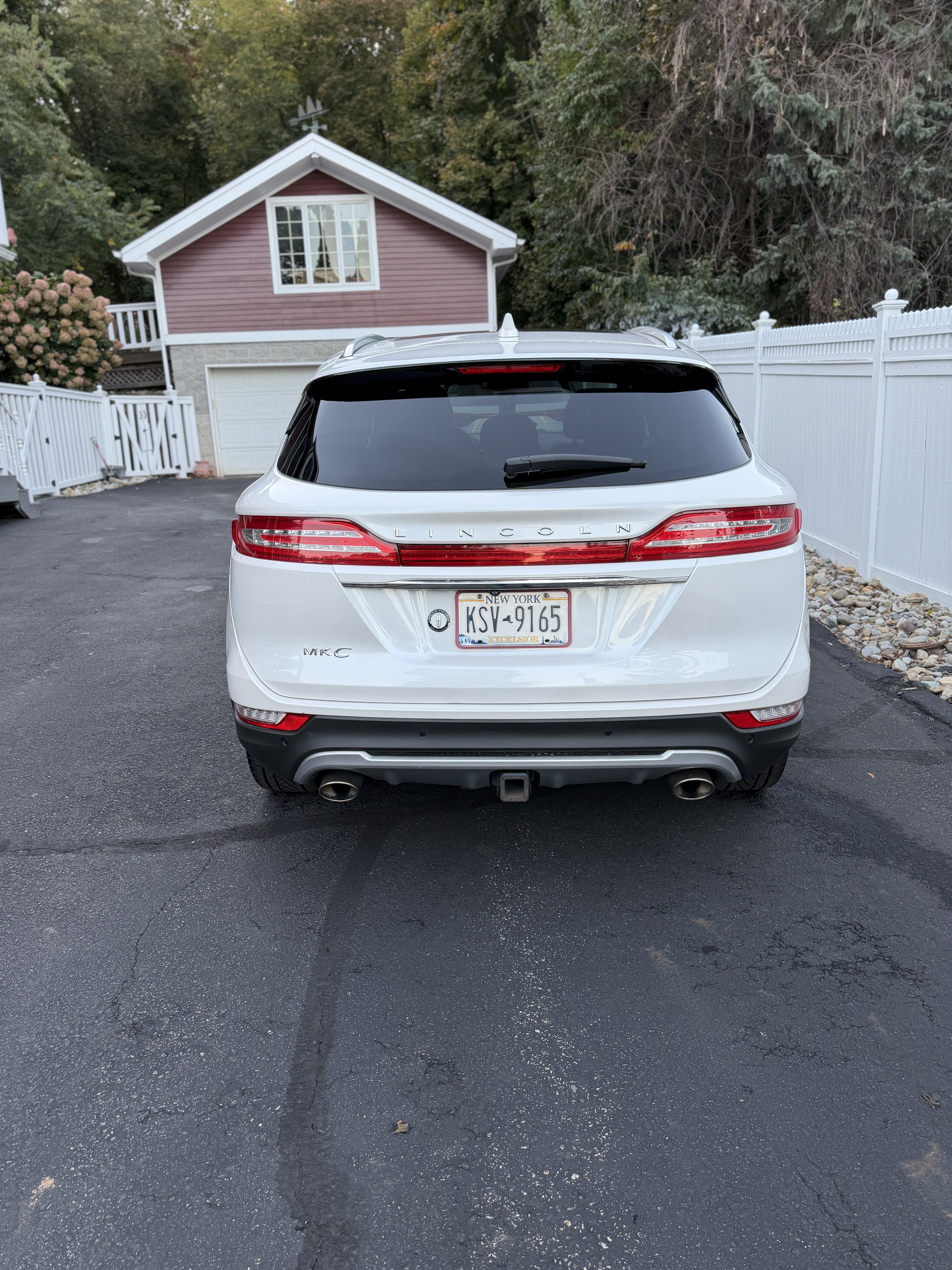 Used 2019 Lincoln MKC Reserve AWD/4WD image 2