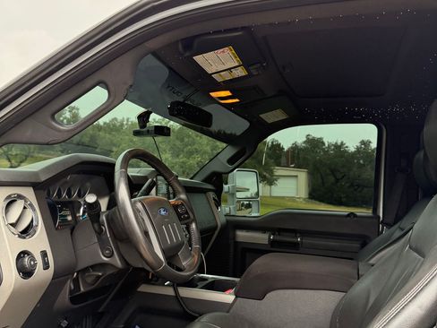 Used 2015 Ford F250 Lariat w/ Lariat Ultimate Package AWD/4WD image 20