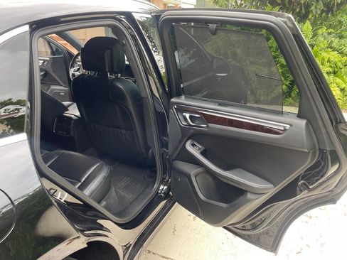 Used 2015 Porsche Macan Turbo image 18