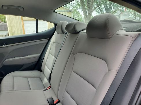 Used 2017 Hyundai Elantra SE image 22