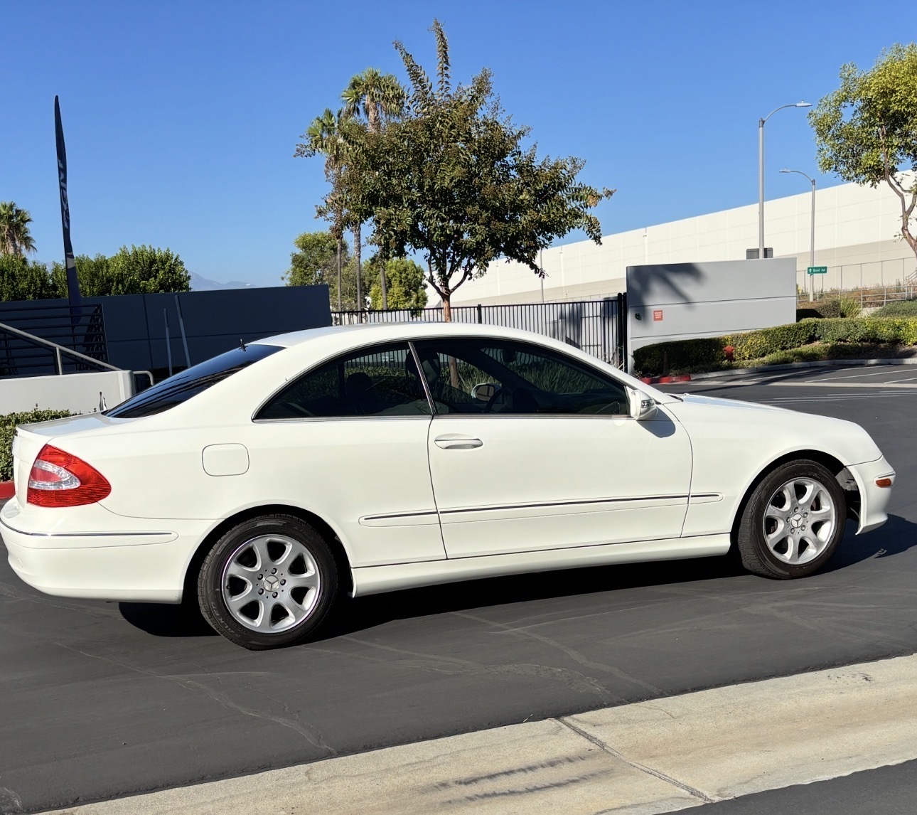Used 2004 Mercedes-Benz CLK 320 Coupe image 11