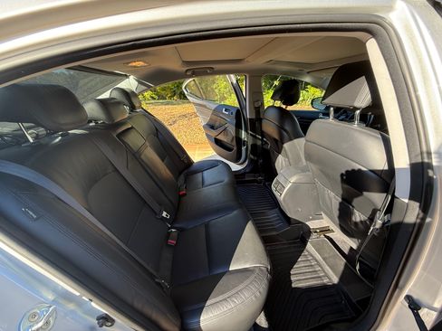 Used 2016 Kia Cadenza Premium w/ Luxury Plus Package image 15