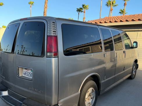 Used 2002 Chevrolet Express 1500 LT RWD image 4