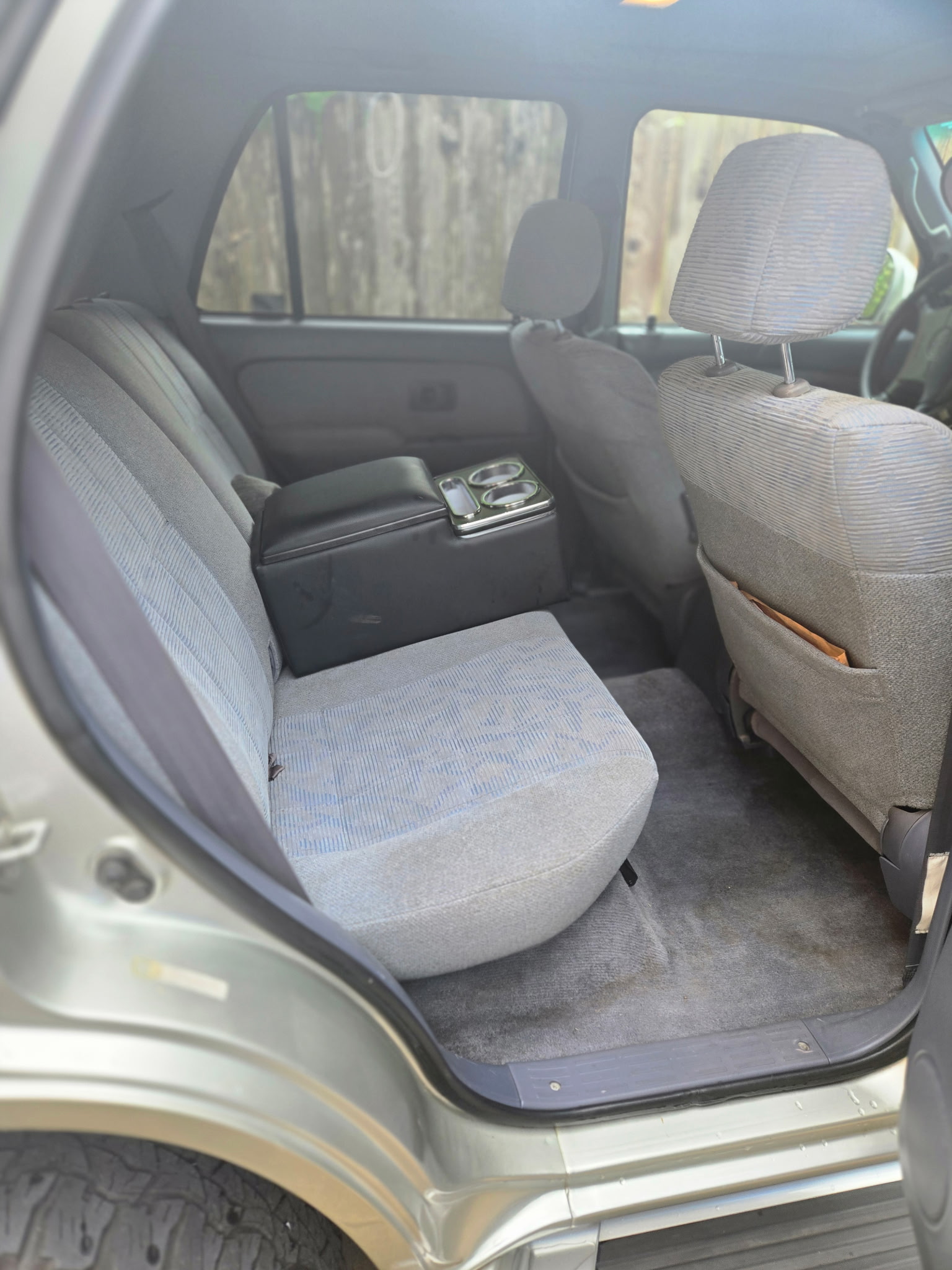 Used 2000 Toyota 4Runner SR5 RWD image 8