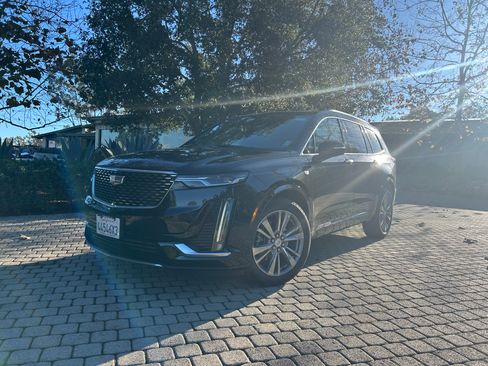 Used 2024 Cadillac XT6 Premium Luxury image 1