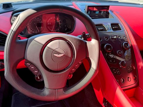 Used 2014 Aston Martin Vanquish Coupe image 23