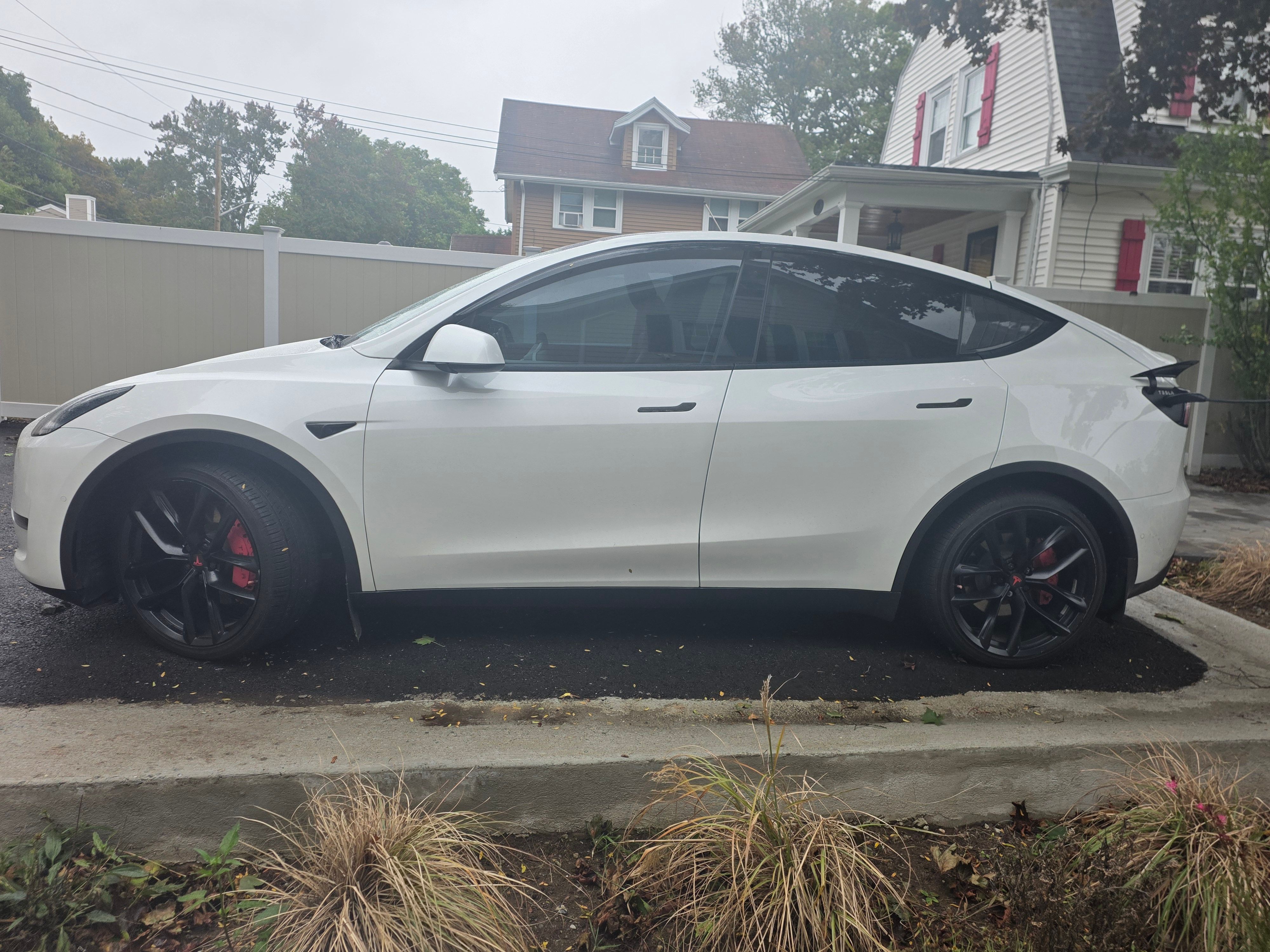 Used 2021 Tesla Model Y Long Range AWD/4WD image 2