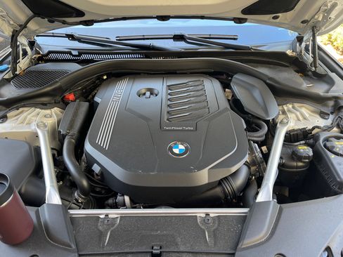 Used 2022 BMW X7 xDrive40i w/ Premium Package AWD/4WD image 12