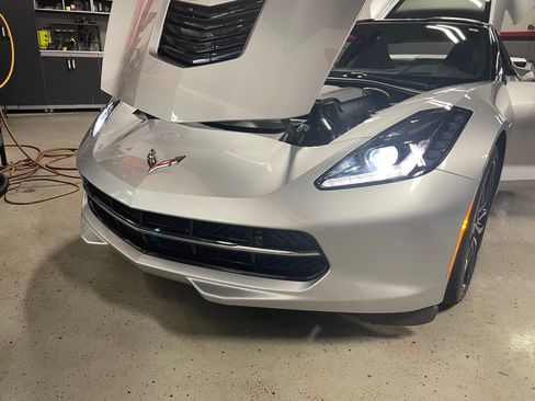 Used 2017 Chevrolet Corvette Stingray Coupe RWD image 2