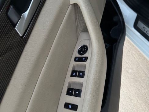 Used 2018 Hyundai Sonata Limited w/ Cargo Package image 9