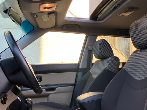 Used 2010 Kia Soul ! FWD image 13