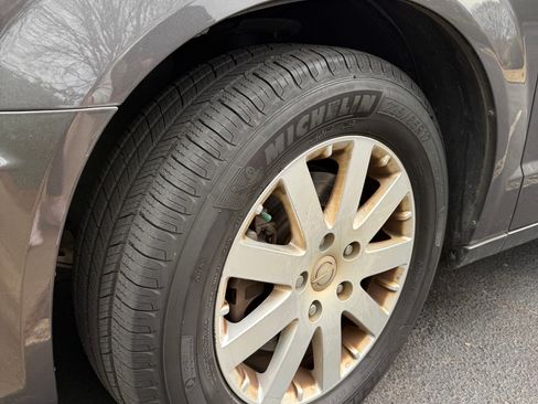 Used 2015 Chrysler Town & Country Touring image 22