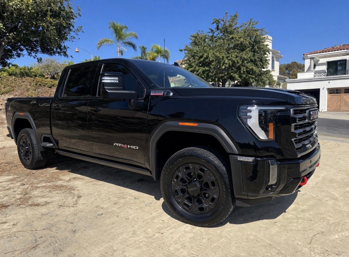 Used 2024 GMC Sierra 2500 AT4 w/ AT4 Premium Plus Package AWD/4WD image 1