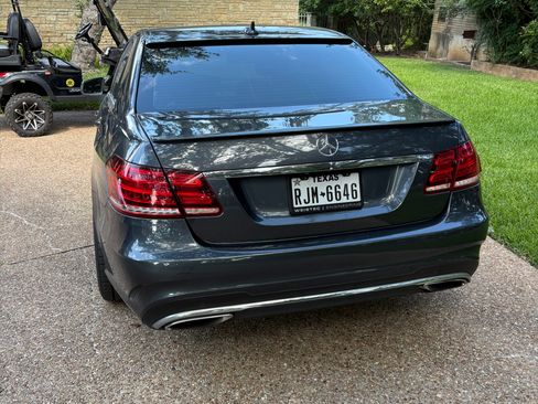 Used 2014 Mercedes-Benz E 550 4MATIC Sedan image 2