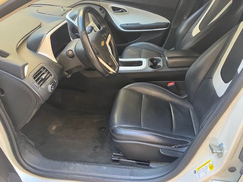 Used 2013 Chevrolet Volt Premium w/ Premium Trim Package image 11